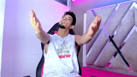 prince_arthur77 online show from November 1, 4:50 pm