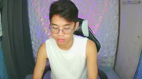 Snapshot of prince_harrison chatting on October 17, 7:07 pm prince_harrison online show from October 17, 7:07 pm