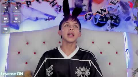 Snapshot of princeapolo_anki chatting on October 17, 10:25 pm Prince online show from October 17, 10:25 pm