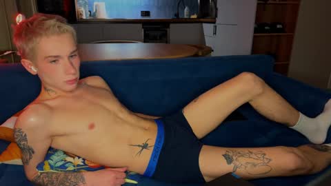 HUNTER LEO KEVIN online show from March 28, 12:01 am