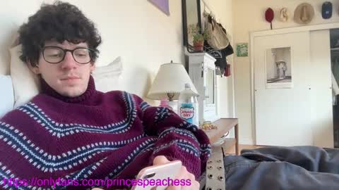 Peaches online show from February 14, 6:10 pm