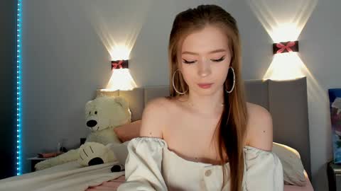 Princess Diana online show from February 3, 2:03 am