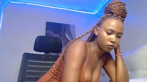 Snapshot of princess_princessa chatting on February 15, 9:38 am princess_princessa online show from February 15, 9:38 am