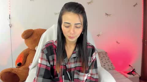 Snapshot of princessluna_14 chatting on October 16, 7:46 pm princessluna_14 online show from October 16, 7:46 pm