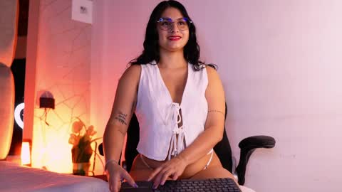 Lu online show from April 2, 8:05 pm