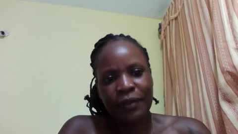 Snapshot of princessmiles2 chatting on February 24, 7:52 pm phelly online show from February 24, 7:52 pm