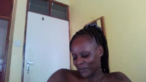 Snapshot of princessmiles2 chatting on March 7, 3:07 pm phelly online show from March 7, 3:07 pm