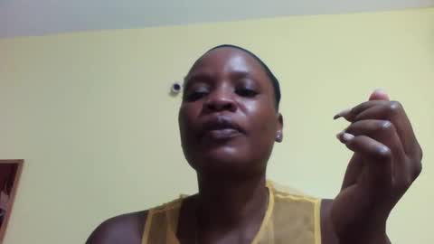 Snapshot of princessmiles2 chatting on February 27, 5:37 pm phelly online show from February 27, 5:37 pm