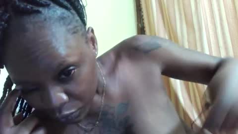 Snapshot of princessmiles2 chatting on March 11, 12:33 am phelly online show from March 11, 12:33 am