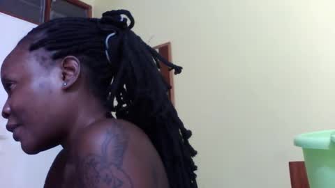 Snapshot of princessmiles2 chatting on September 30, 6:51 pm phelly online show from September 30, 6:51 pm