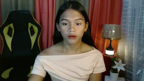 Snapshot of princessrynn chatting on October 18, 8:07 am princessrynn online show from October 18, 8:07 am