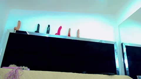 priscilarainbow online show from April 20, 8:01 pm