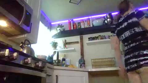 Properfuct online show from October 14, 9:51 pm