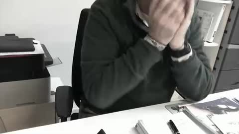 mature hairy guy online show from November 11, 6:10 pm