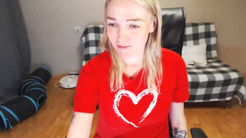 Polly online show from February 25, 6:12 pm