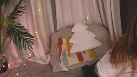 constant schedule Wednesday  Friday  Saturday  Sunday  The Rosemarie online show from February 21, 7:22 am