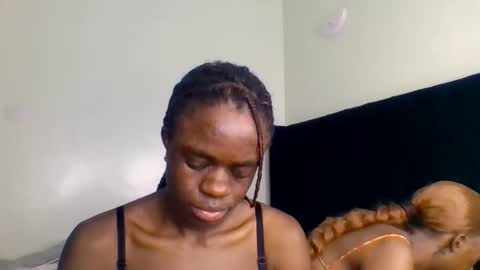 purple_honey1 online show from May 6, 3:29 pm
