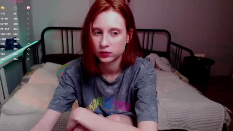 Snapshot of purplebeawer chatting on December 8, 11:29 pm Francine online show from December 8, 11:29 pm