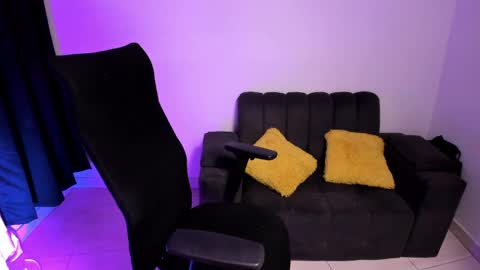 MEGANNNN online show from April 10, 6:30 am