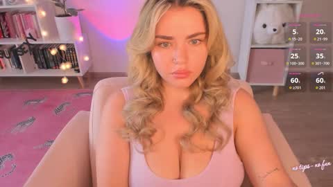 Snapshot of pussy_kattt chatting on October 2, 5:50 am kat follow online show from October 2, 5:50 am
