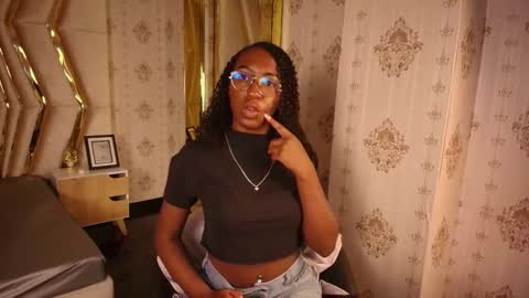 Snapshot of qeen_blackk chatting on October 6, 7:42 pm Shekoni Schedule 700 - 1400 gtm-5 online show from October 6, 7:42 pm