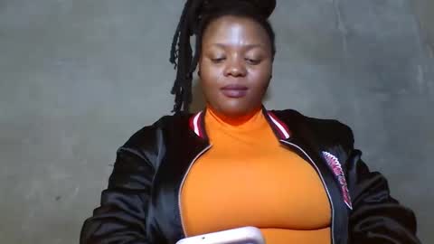 queen2302 online show from April 17, 1:02 pm