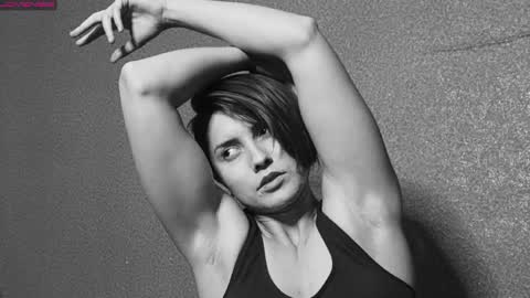 Lola online show from February 20, 6:03 pm