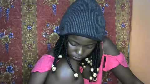 Snapshot of queen_banice chatting on September 29, 7:13 pm queen_banice online show from September 29, 7:13 pm