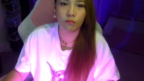 QueenHennessy online show from March 15, 6:33 pm