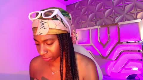   online show from March 15, 3:48 pm