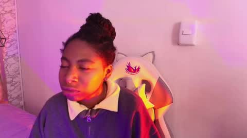   online show from December 5, 12:03 pm