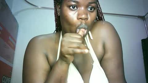 Queen Sara online show from April 7, 2:08 pm