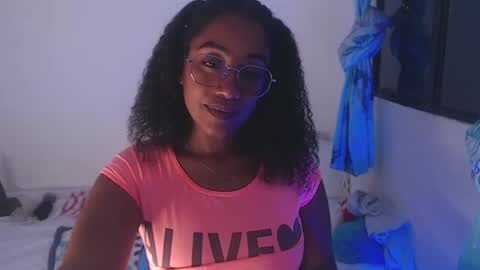 Snapshot of queenalya_ chatting on September 26, 12:07 am Ahlya  online show from September 26, 12:07 am
