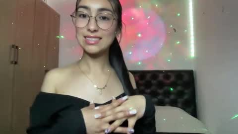 queenbyte_18 online show from April 13, 2:38 am