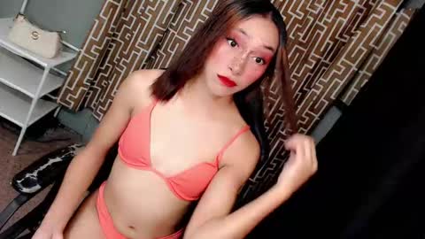 just call me QUEEN and ill be there online show from December 4, 9:42 am