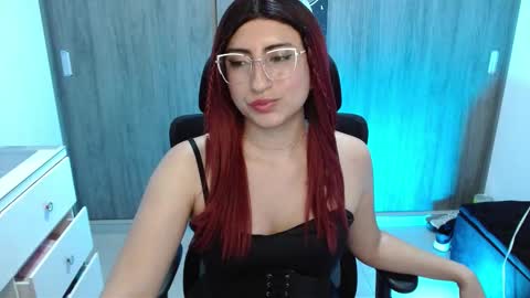 Snapshot of queenlilith_paradise chatting on September 29, 10:42 pm Queenlilith online show from September 29, 10:42 pm