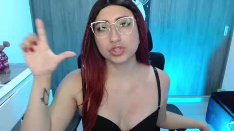 Snapshot of queenlilith_paradise chatting on September 26, 10:51 pm Queenlilith online show from September 26, 10:51 pm