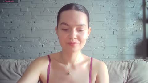 QueenOfModels online show from April 3, 5:58 am