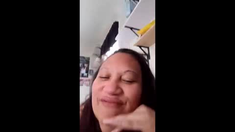 queenp131788 online show from March 15, 8:23 pm