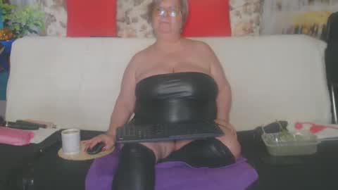 QueenPammy online show from October 13, 1:46 pm