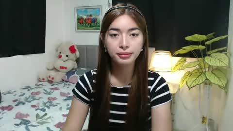 QueenPinay69 online show from September 16, 3:04 pm