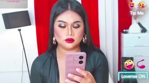 queenshasha and nathalie online show from April 13, 4:55 pm