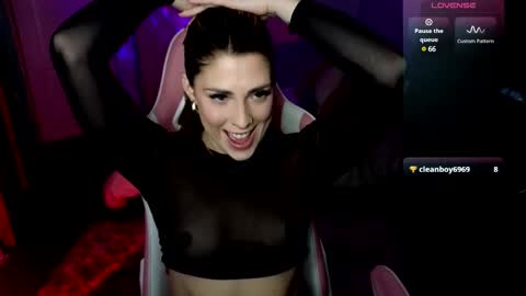 Snapshot of queenx_lexy chatting on January 7, 6:24 pm queenx_lexy online show from January 7, 6:24 pm