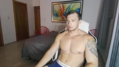 Snapshot of r9dima1998 chatting on October 6, 1:23 am Dmitry online show from October 6, 1:23 am