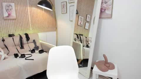 RACHEL ES online show from January 15, 6:00 am