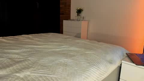 Sherryl online show from April 7, 6:32 pm