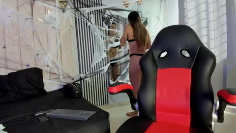 Snapshot of rachell_owen chatting on October 19, 1:05 pm rachell_owen online show from October 19, 1:05 pm