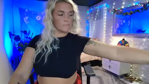 Snapshot of rachellegaze88 chatting on December 14, 1:27 am Rachelle Gaze online show from December 14, 1:27 am