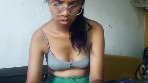 RachelShiny online show from March 29, 9:33 am