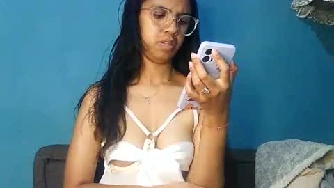 RachelShiny online show from April 27, 7:00 pm